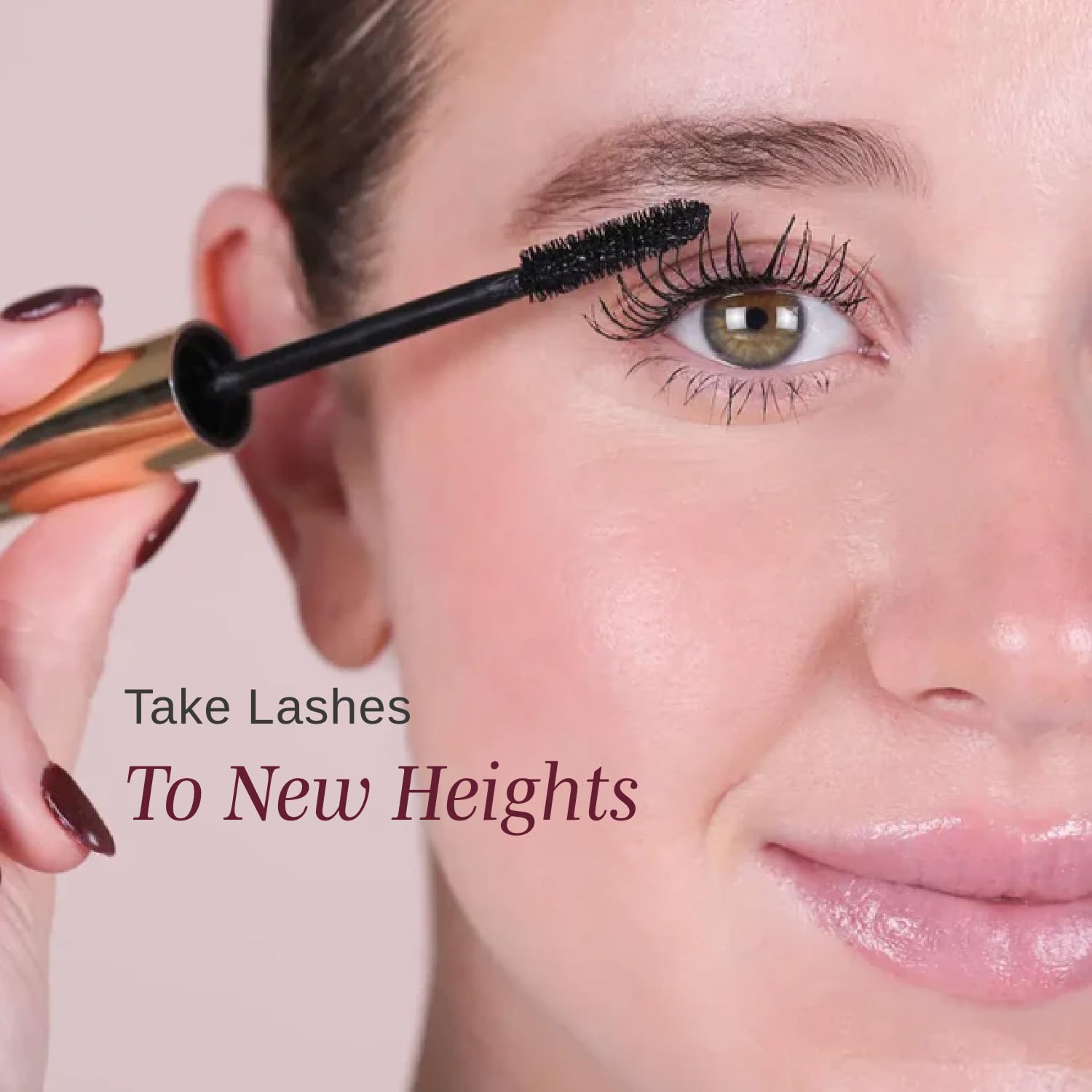Wander Beauty Mile High Club Mascara - efecto abanico que separa y levanta las pestañas.