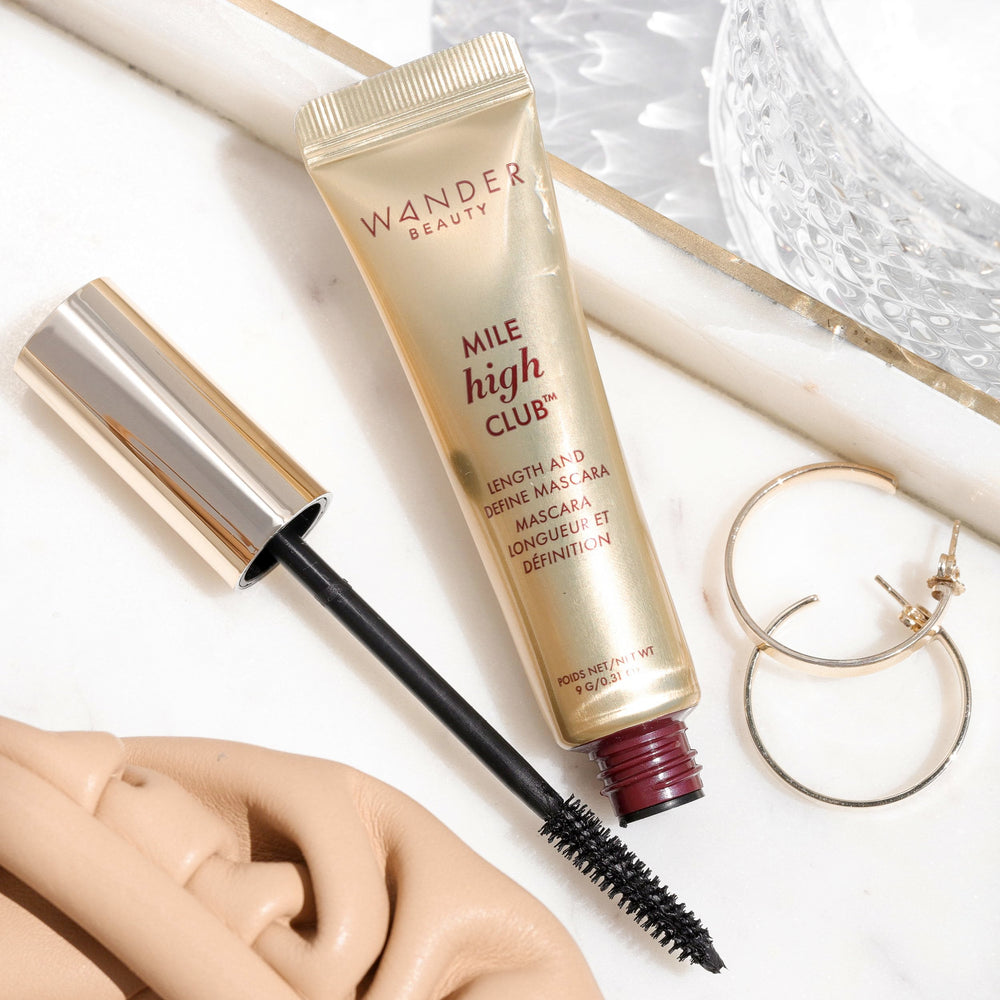 Wander Beauty Mile High Club Mascara - fórmula libre de crueldad y apta para uso diario.