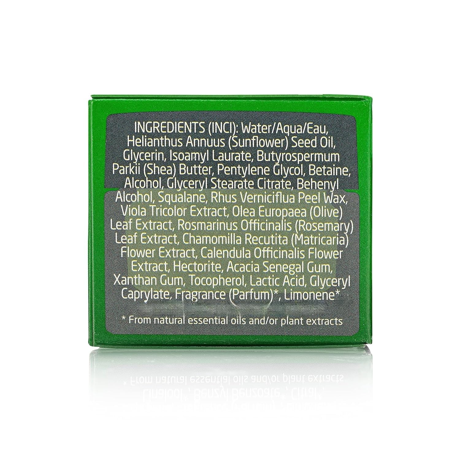 Weleda Skin Food nocturna, aplicación suave sobre la piel del rostro.