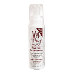 Wet N Wavy Curl Foam Mousse, vertido de la botella para definir rizos y controlar frizz.