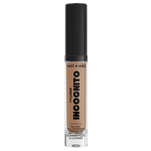 Wet n Wild Incognito Concealer aplicada con precisión para cobertura diaria suave.