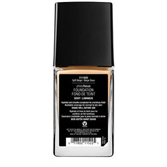 wet n wild muestra en piel con acabado natural.