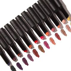 wet n wild Perfect Pout Lipstick cobertura alta sin sentirse pesada.