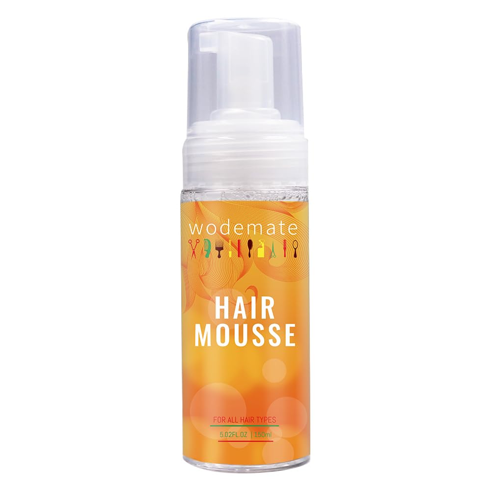 Wodemate Mousse aplicado en cabello húmedo, facilita peinado y fijación suave.