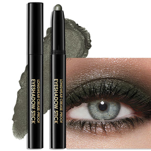 Sombra crema verde con brillo para un look esmeralda duradero y suave.