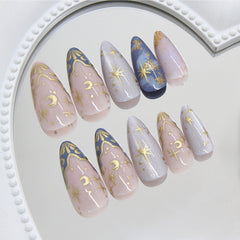 Xenophoer manicura francesa en uñas almond para acabado elegante