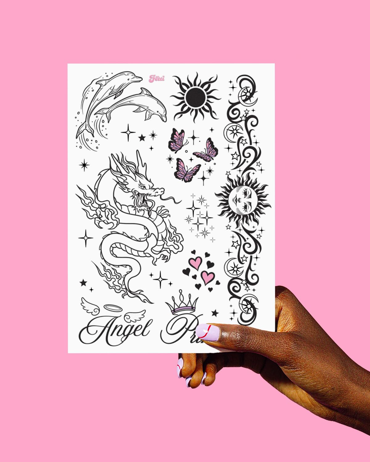 tatuajes de festival xo Fetti Y2K para look atrevido.