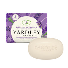 Jabón Yardley London con lavanda inglesa sobre la superficie, aroma calmante.
