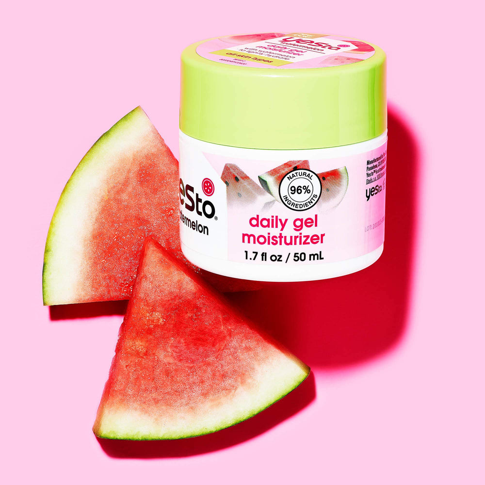 Yes To Watermelon Gel se absorbe rápidamente tras la limpieza facial.