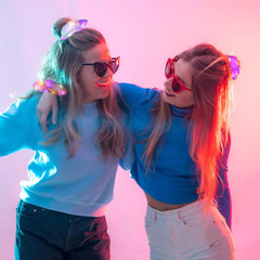 Coletero luminoso para fiestas y carnavales, fácil de combinar con looks brillantes.