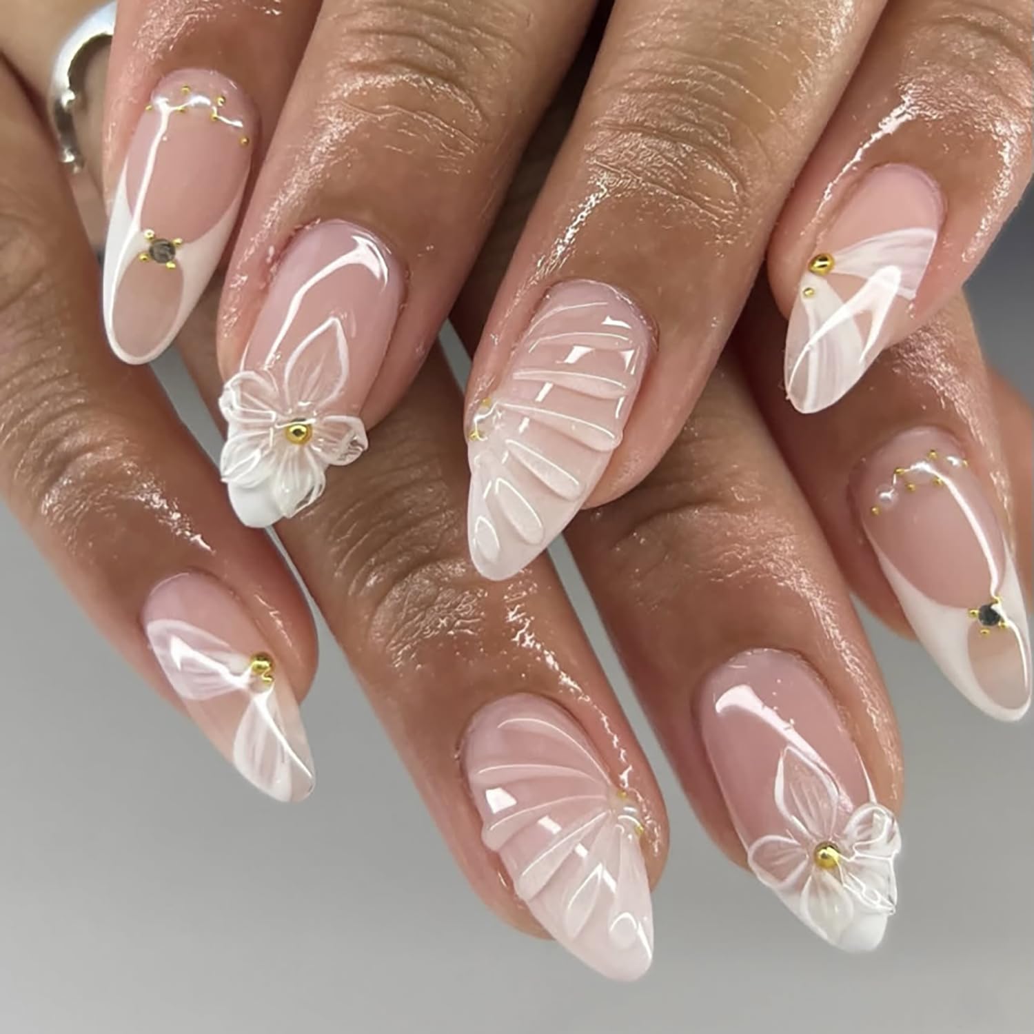 ZASKHLD uñas pegables blanco frances concha, acabado elegante para verano.