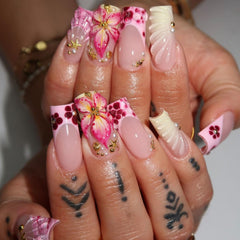 Uñas ZASKHLD con flores 3D para un toque femenino