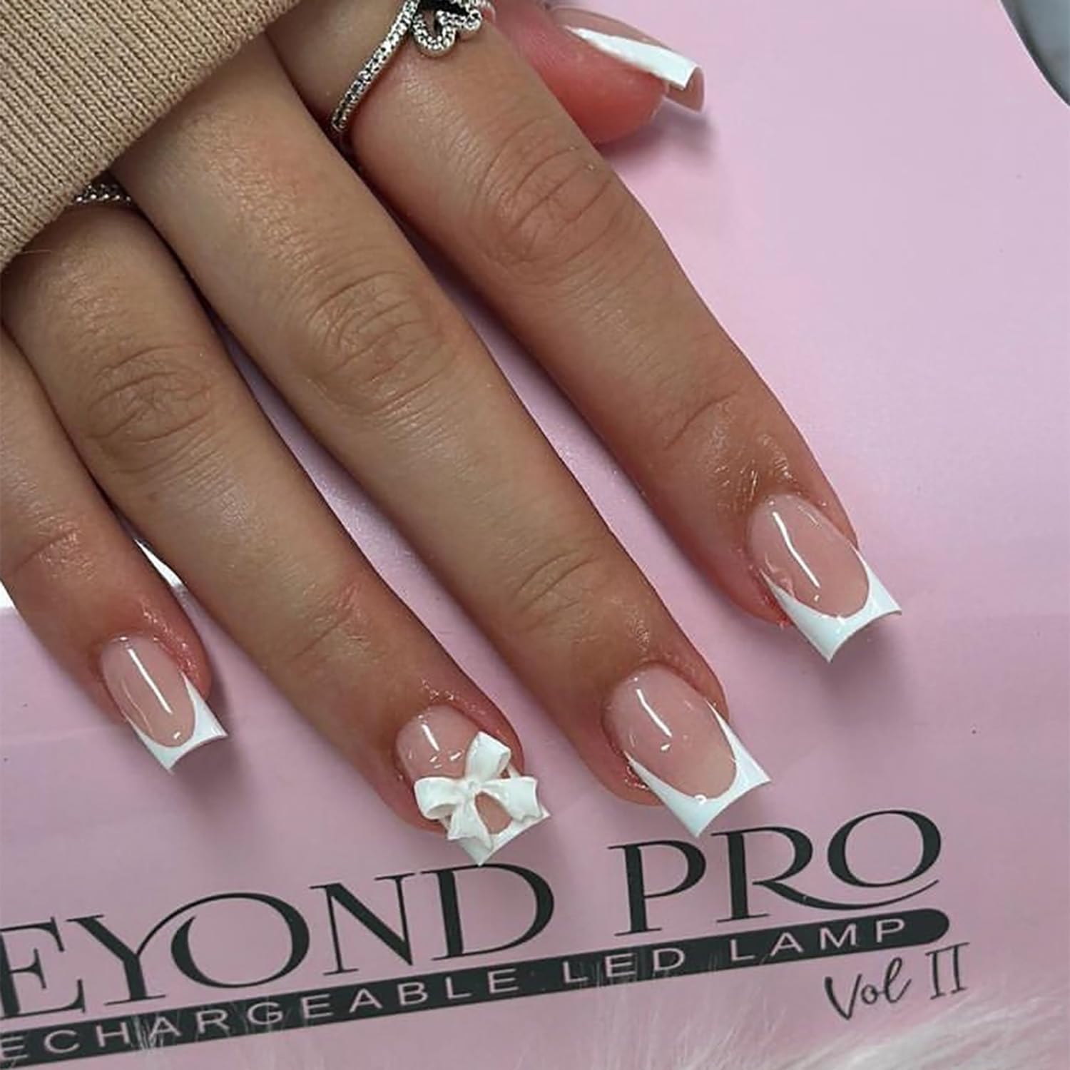 Uñas postizas ZDIWOO rosa claro corto cuadradas con punta Frances blanca, acabado brillante