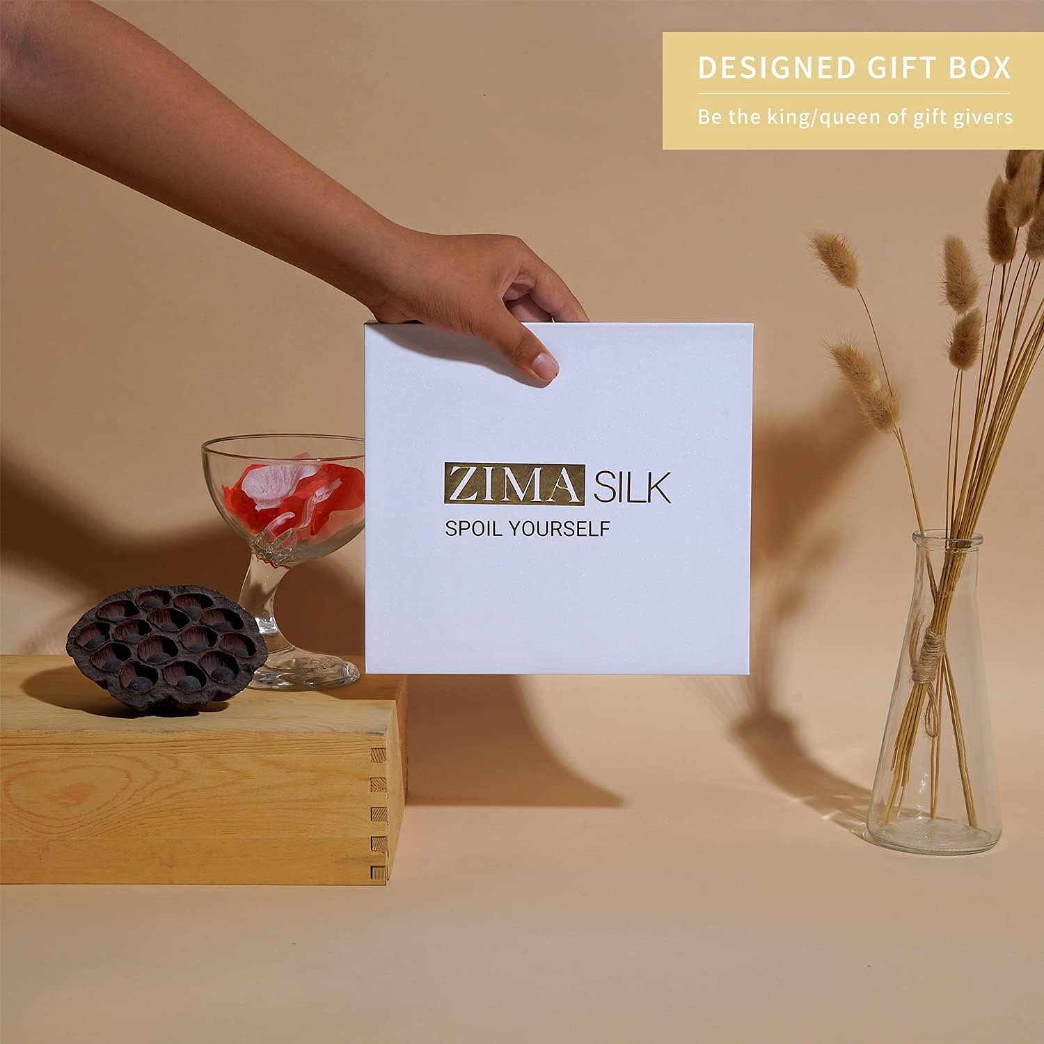 Uso versatil de ZIMASILK en casa y relajacion diaria.